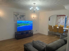 Gorgeous 4 Bed Detached House